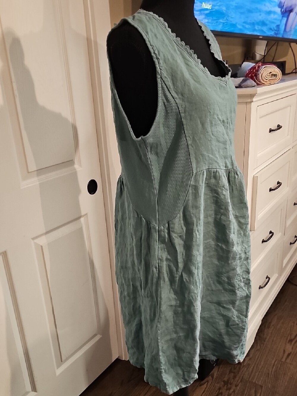 Light Blue Sleeveless V-Neck Linen Dress - Picture 4 of 7
